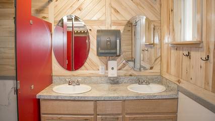 Mobile Home for 6 Guests in Arches National Park, Utah, Picture 2