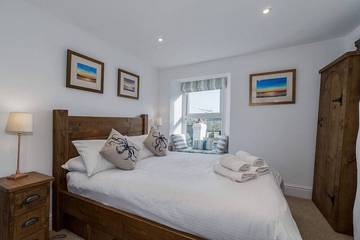 Log Cabin for 7 People in Looe, Cornwall, Photo 3