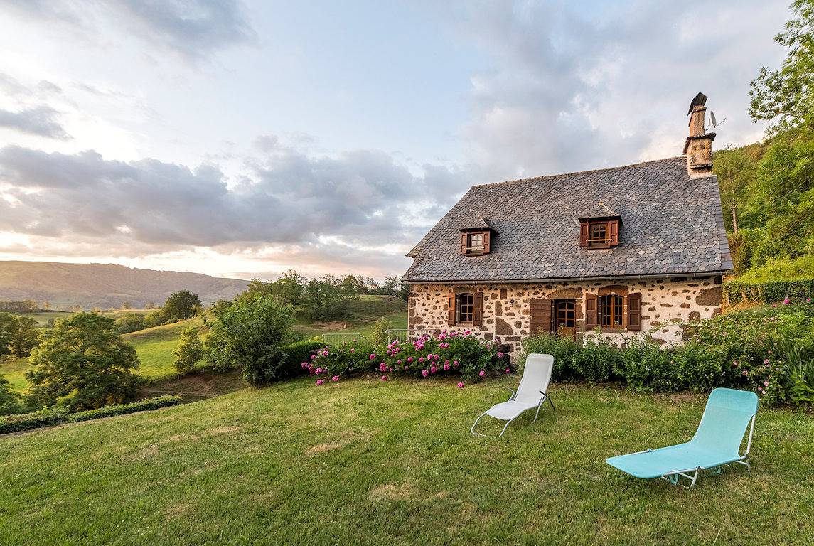 Superbe ! Maison isolée dans la Vallée de la Jordanne in Saint-Cirgues-de-Jordanne, Région d'Aurillac