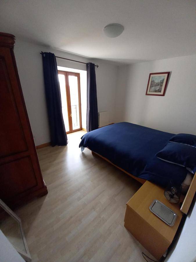 Double Room with Private Bathroom in Montreuil-Bellay, Vallée de la Loire