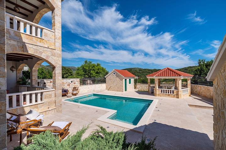 Villa für 8 Personen, mit Garten und Pool sowie Sauna in Marina - 2