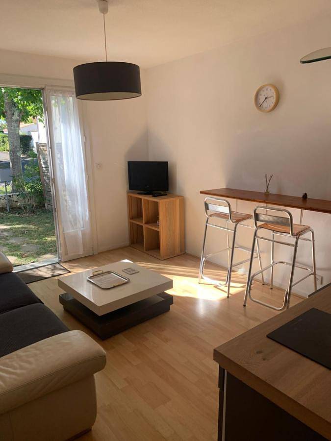 Gîte pour 2 personnes, avec Terrasse ainsi que Jardin et Vue à Bouliac - 4