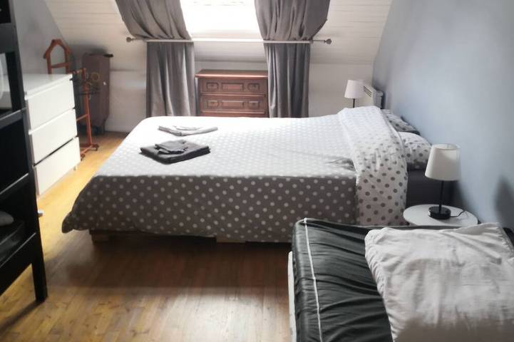 Small atypical country house. in Saint-Martin-le-Mault, Bellac und Umgebung