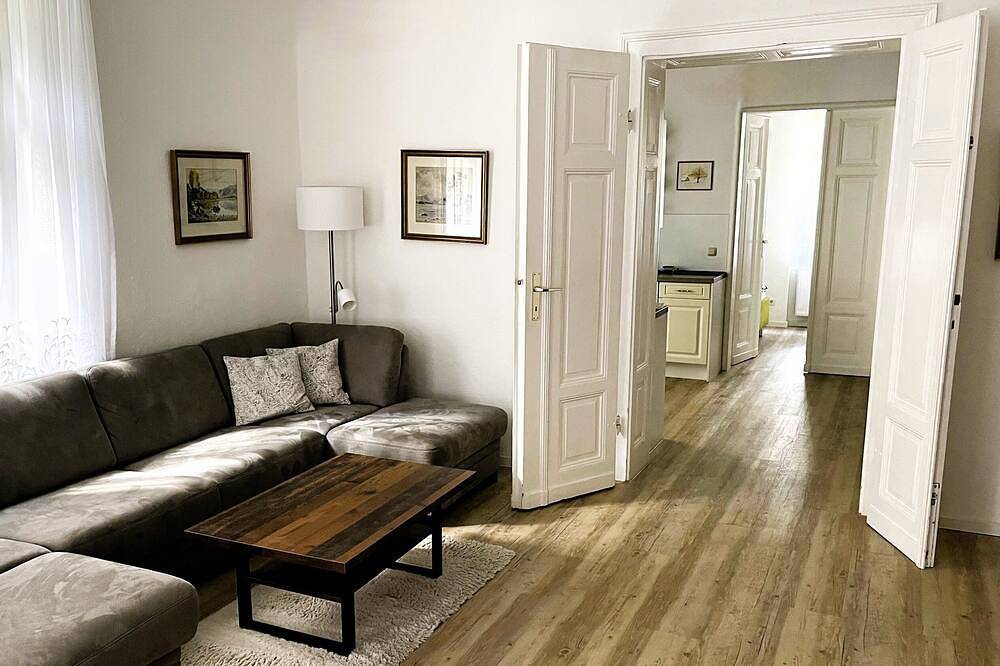 Entire apartment, Large stylishly furnished holiday flat in a quiet and central location in Weimar, Weimar region