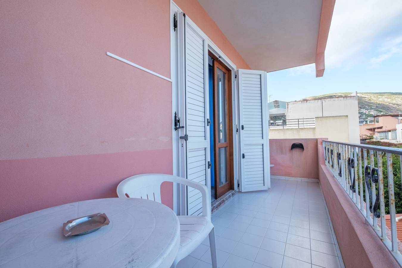 Entire apartment, Holiday Apartment "Case Vacanza Armando Mono Lipari" near Beach with Balcony & Wi-Fi in Lipari