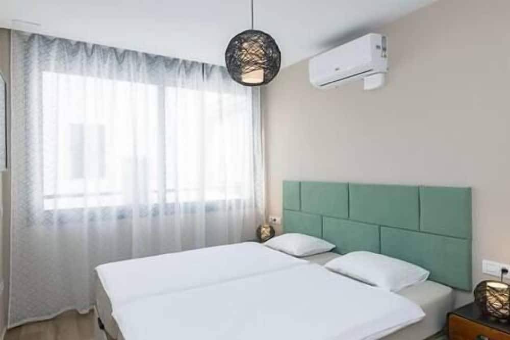 Casa Blanca Tenerife Apartments - entire building in Playa San Juan, Guía de Isora