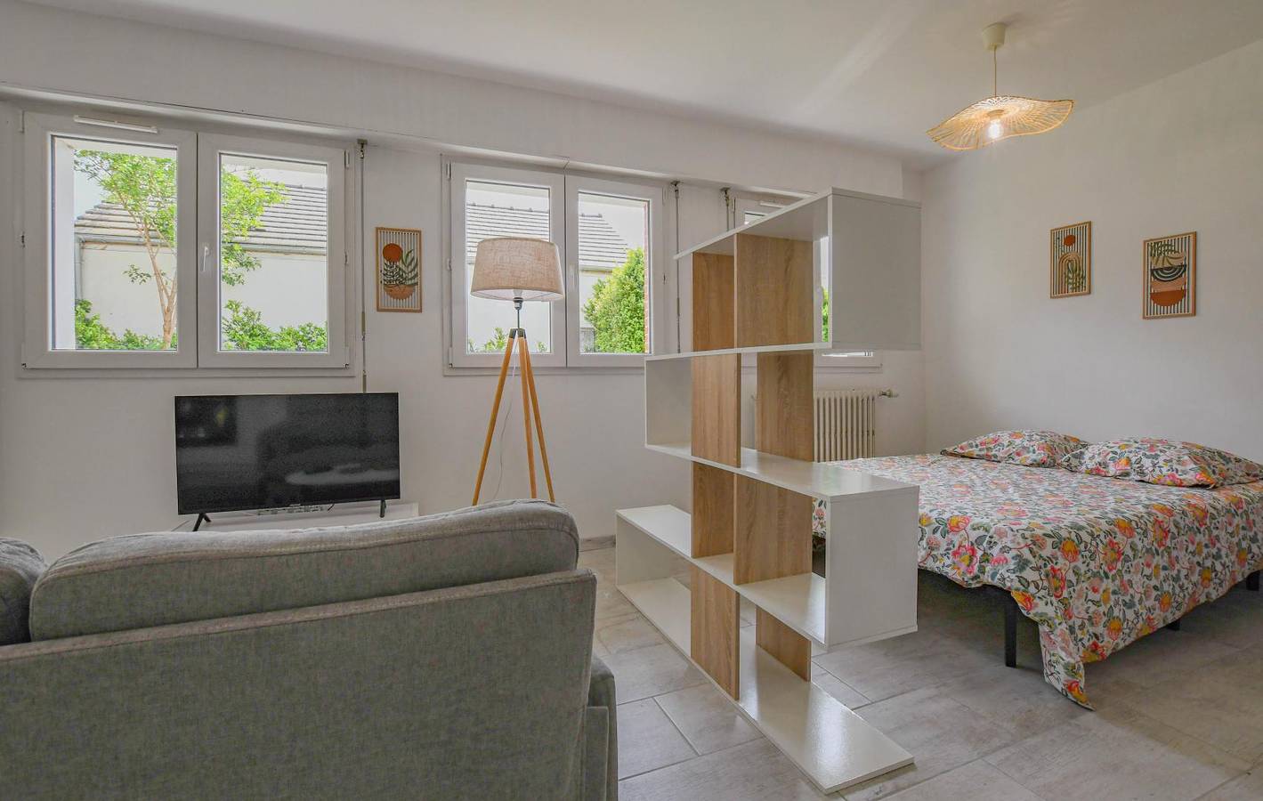 Le Pied à terre in Sainte-Savine, Aube (desambiguación)