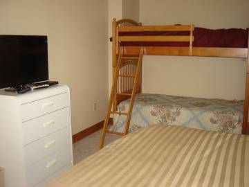 Chalet for 18 Guests in Burke, Vermont, Picture 3