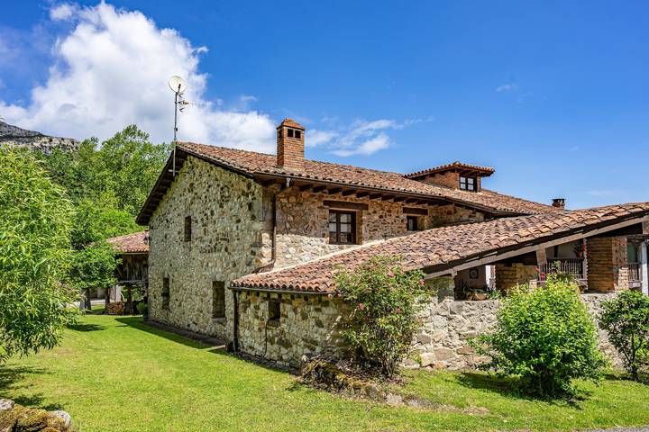 Casa rural para 6 personas, con Balcón y Jardín en Lagos de Covadonga - 2