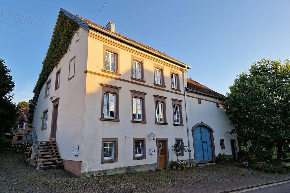 Ganze Wohnung, Landhaus Domaine de Marie - Appartement 80qm mit separatem Schlafzimmer in Illingen, Saar-Nahe-Bergland