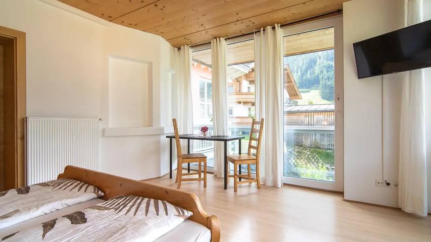 Gîte pour 5 personnes, avec Balcon et Jardin à Mayrhofen - 4
