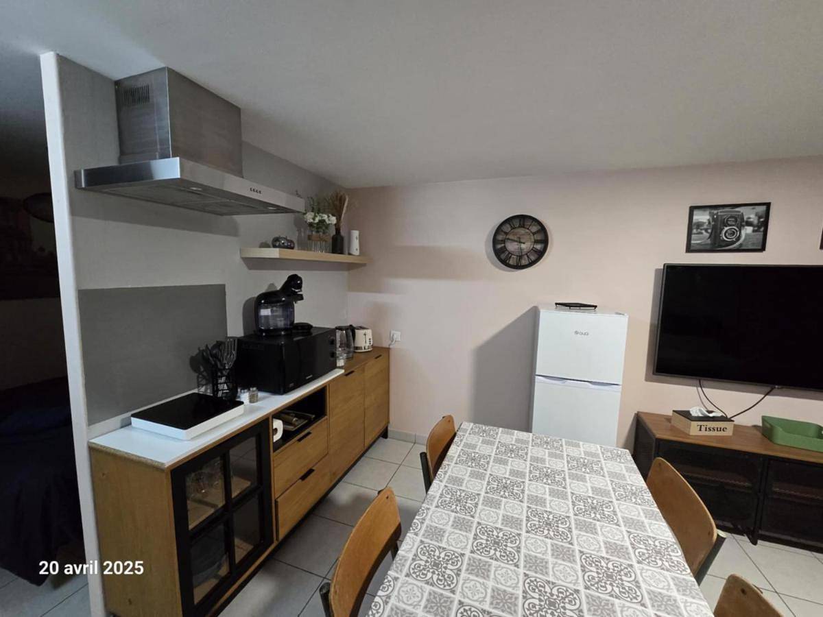 Appartement entier, One-Bedroom Apartment - Non-Smoking in La Tardière, Fontenay-le-Comte