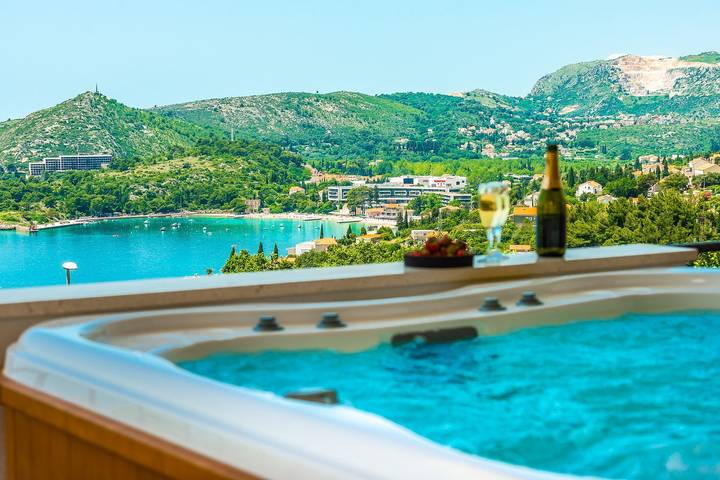 Villa pour 6 personnes, avec sauna et jardin ainsi que jacuzzi et terrasse à Mlini - 3