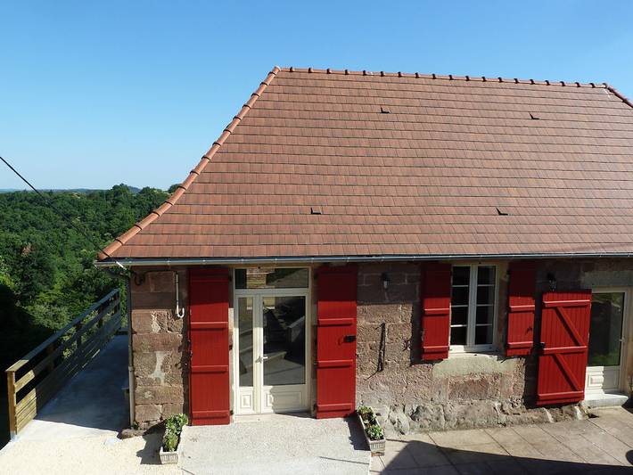 Location de vacances pour 6 personnes, avec terrasse ainsi que jardin et piscine en Dordogne - 3