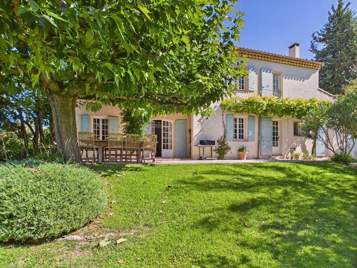 Location de vacances pour 8 personnes, avec terrasse à Paradou - 2