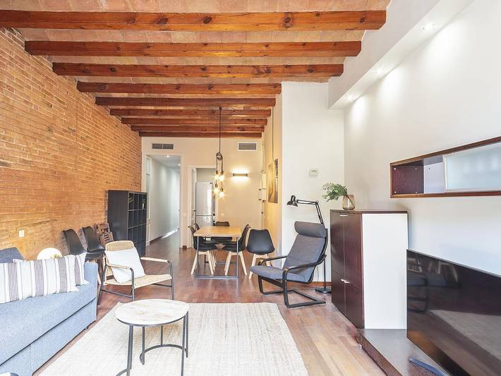 Entire holiday apartment, Bright apartment in Gràcia newly renovated ideal for families in Barcelona Centre, Barcelona