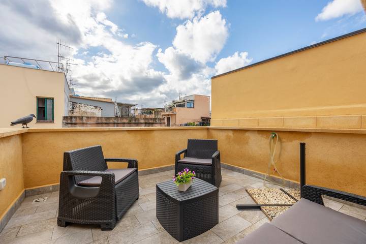 Casa vacanza per 4 persone, con balcone sull' Isola delle Femmine