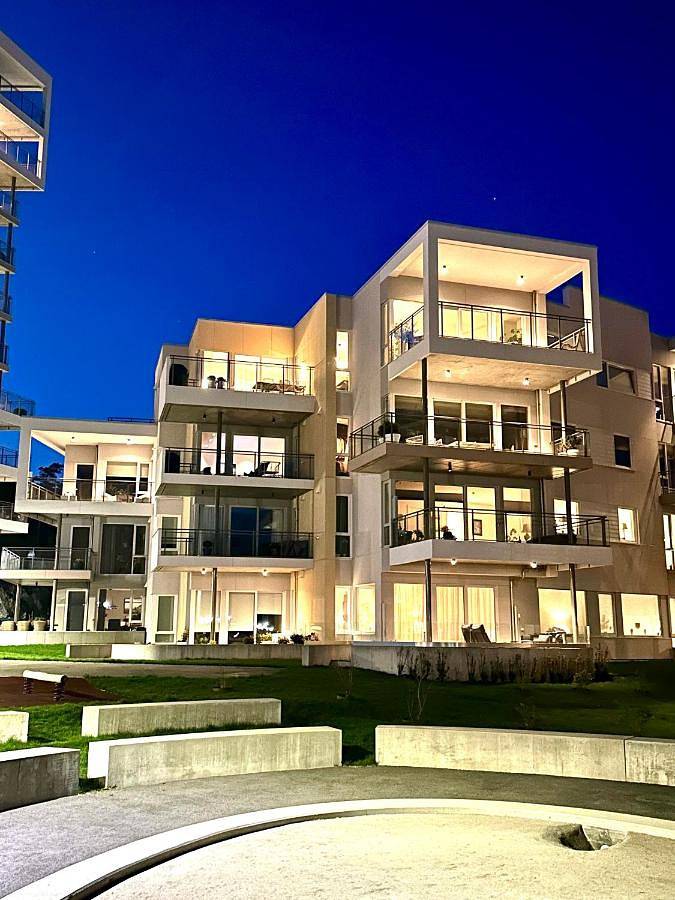 Ferienwohnung für 6 Personen, mit Balkon und Terrasse sowie Seeblick und Ausblick