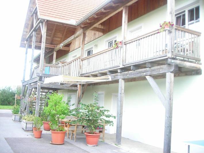 Ferienwohnung für 5 Personen, mit Terrasse und Garten sowie Ausblick