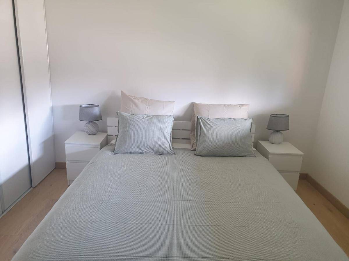 Appartement entier, Standard Double Room with Shared Bathroom in Valleiry, Région de Saint-Julien-en-Genevois