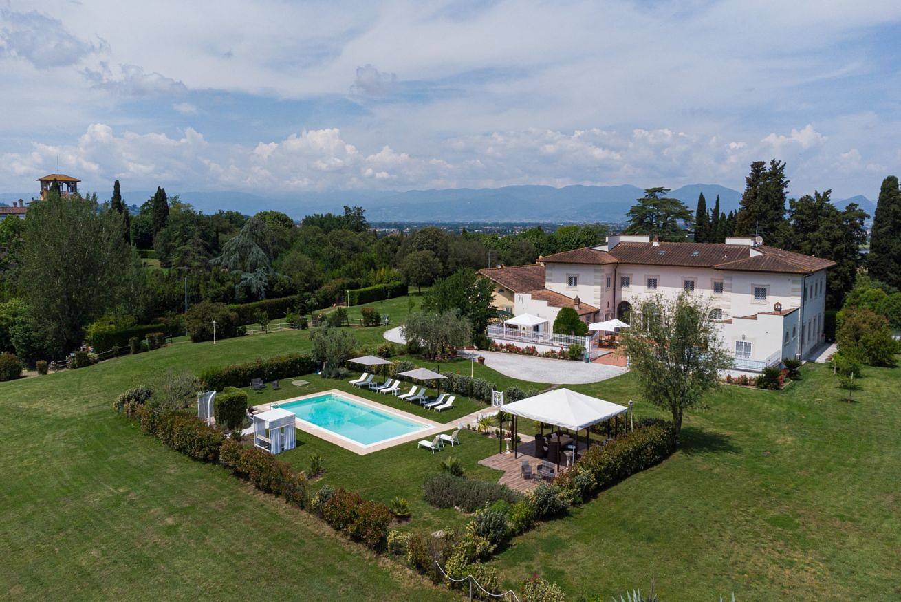 Villa Yvonne by Mmega in Signa, Provincia de Prato
