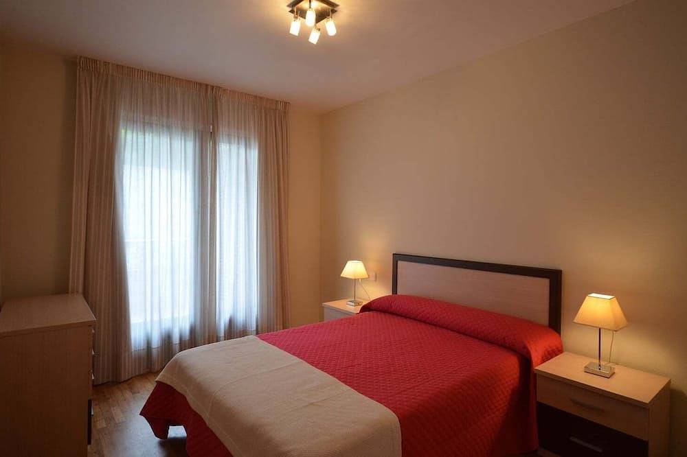 Entire apartment, Modern and cozy apartment in Sanxenxo at 300 m. from the beach of Silgar. in Sanxenxo, Rías Baixas
