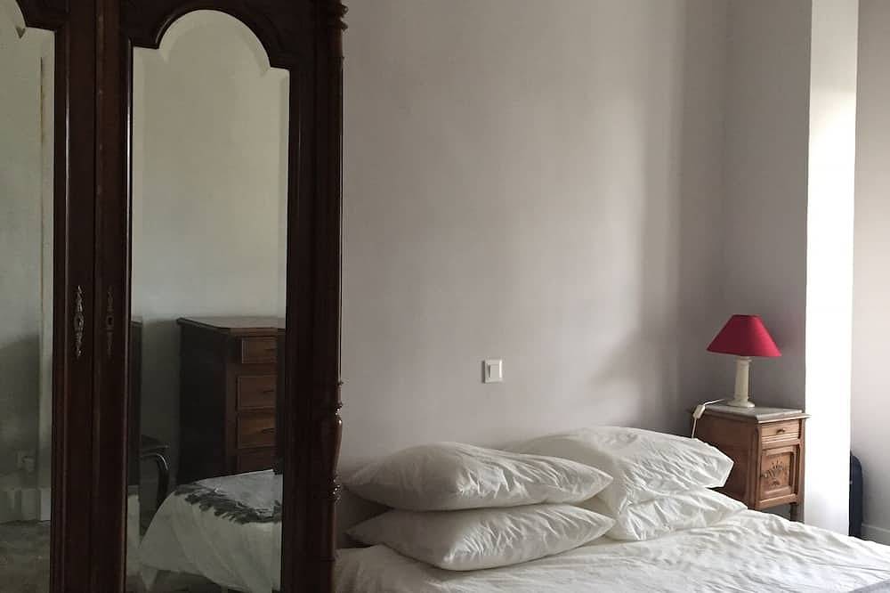 La maison Junas: belle maison de village avec jardin in Junas, Côte méditerranéenne (France)