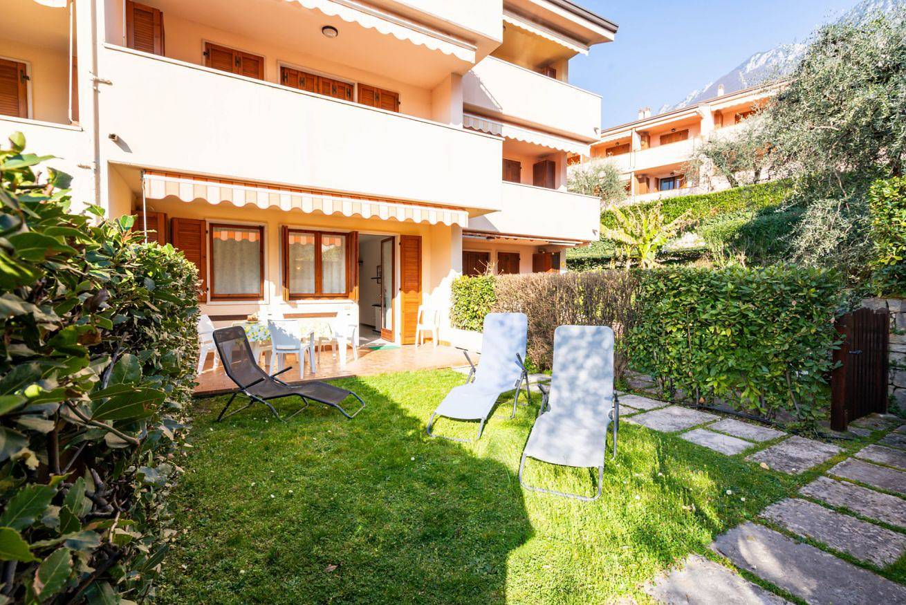 Ganze Wohnung, Ferienwohnung für 2 Personen mit Pool in Brenzone, Gardasee-Berge