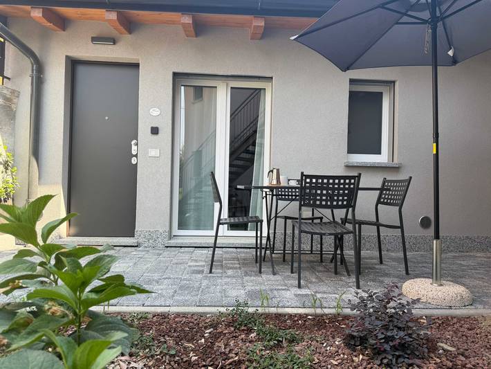 Ferienwohnung für 2 Personen, mit Garten und Pool am Comer See
