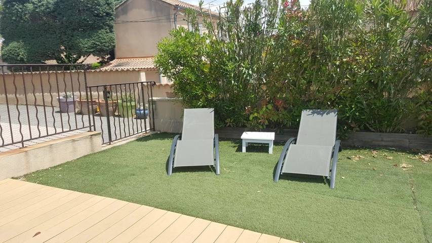 Gîte pour 2 personnes, avec vue ainsi que piscine et jardin à Châteauneuf-du-Pape - 3