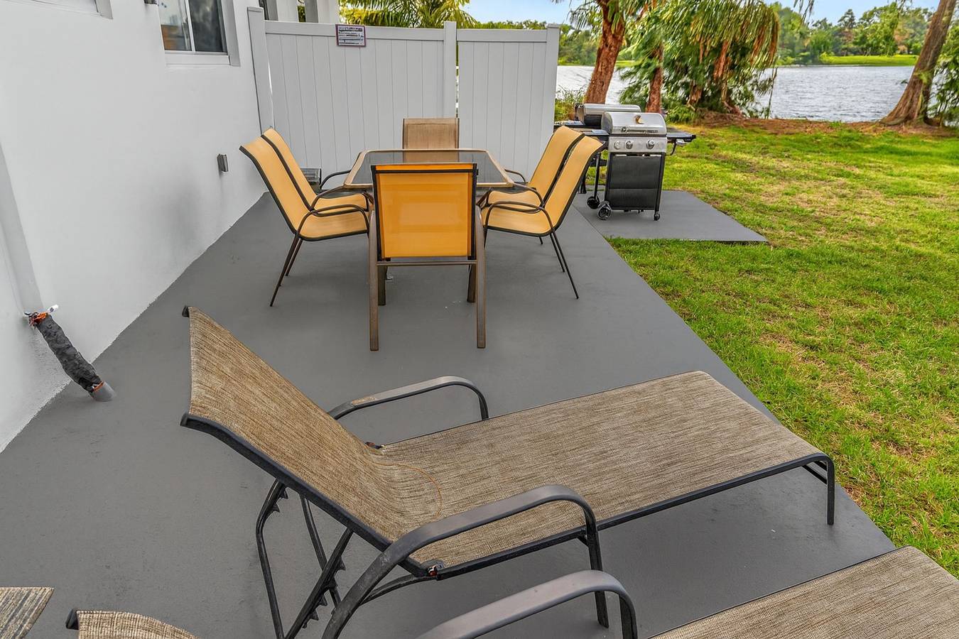 2Br Lakeside Getaway - Peaceful Waterfront Stay in Davie (Florida), Broward County
