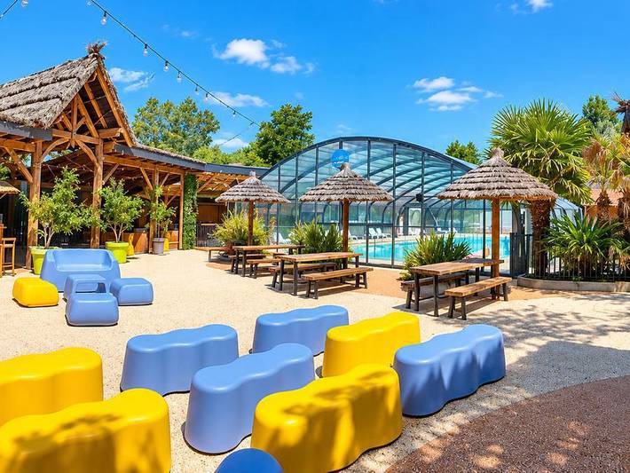 Camping Le Paradis Carcans Lacanau - Mobilhome 6 personnes - Prestige ++ 4 Pièces 6 Personnes Climatisé +TV in Carcans, Région de Lesparre-Médoc