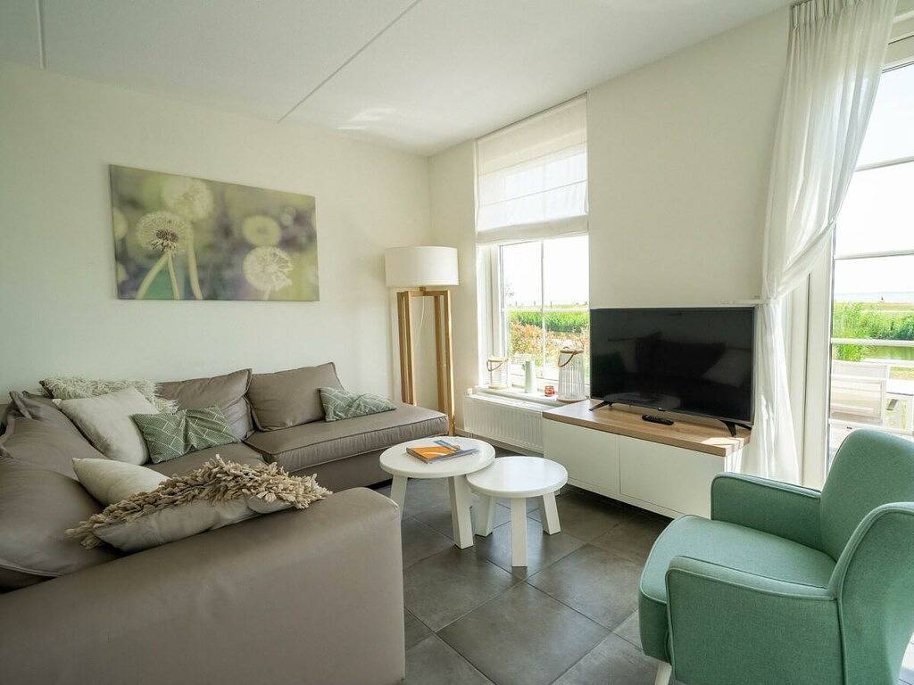 Ferienhaus in Uitdam mit Terrasse in Markermeer