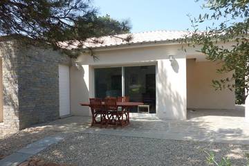 Location de vacances pour 6 personnes, avec terrasse et jardin à Sisco