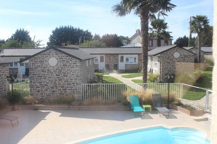 Hôtel pour 2 personnes, avec jardin et piscine, animaux acceptés à Le Val-Saint-Père - 4