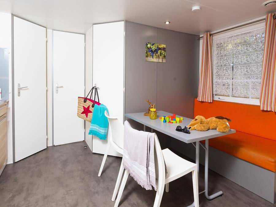 Camping Sites et Paysages - La Pinède - Mobilhome 4 personas - Comodidad 2 hab. in Lézignan-Corbières, Region de Narbonne