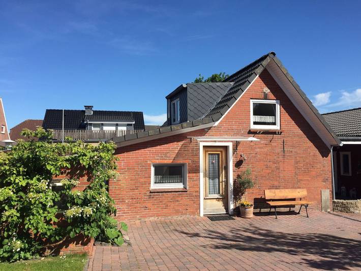 Ferienhaus für 2 Personen, mit Terrasse und Garten in Emden