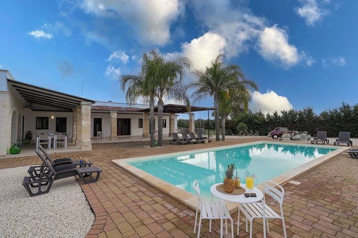 Villa for 12 personer, med hage - 1