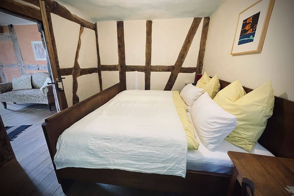 Ganze Wohnung, Ferienwohnung in außergewöhnlichem Bruchstein-Ferienhaus in Mörz (Münstermaifeld), Münstermaifeld