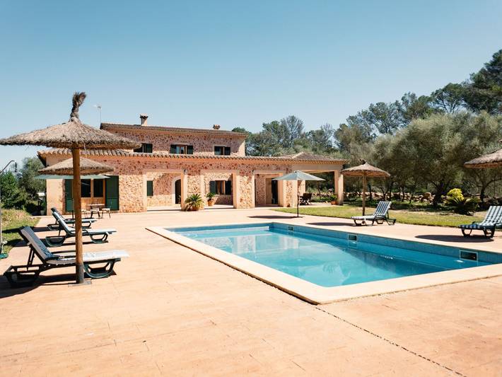 Ferienhaus für 13 Personen, mit Terrasse und Pool sowie Garten, mit Haustier in Sencelles