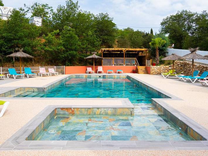Camping pour 2 personnes, avec Bassin pour enfant et Piscine