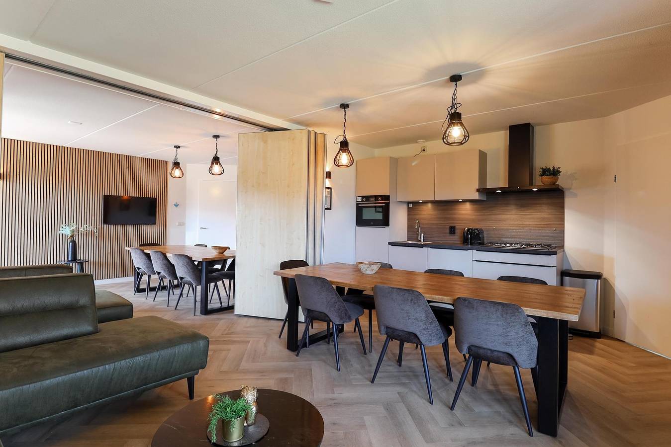 Recreatiepark De Boshoek — Bungalow Ganzebeek | 14 persons in Veluwe