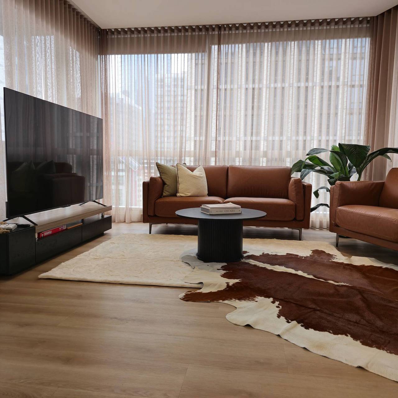 Entire apartment, Deluxe 2Br apt Excellent location cityviews & pool in Melbourne, Victoria