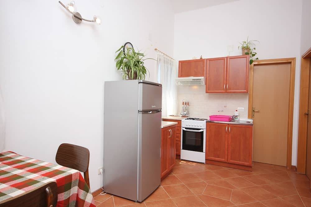 Ganze Wohnung, 1-Zimmer-Ferienwohnung mit Terrasse Ilovik, Losinj (A-8069-b) in Lošinj