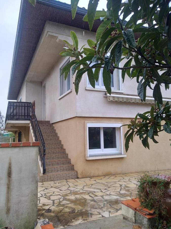 Appartement de vacances pour 5 personnes, avec terrasse et jardin, animaux acceptés