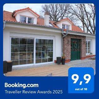 Vakantiewoning voor 6 personen, with Terras and Tuin as well as Zwembad and Uitzicht in Cottbus