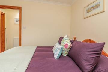 Log Cabin for 4 People in Padstow, Cornwall, Photo 3