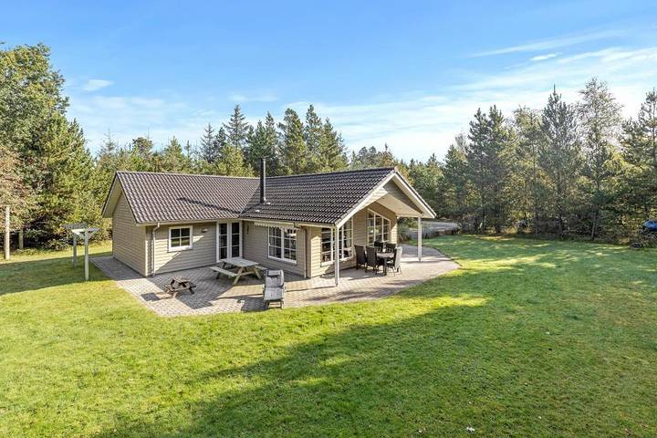 Villa for 6 personer, med balkon/terrasse og sauna samt jacuzzi i Ho