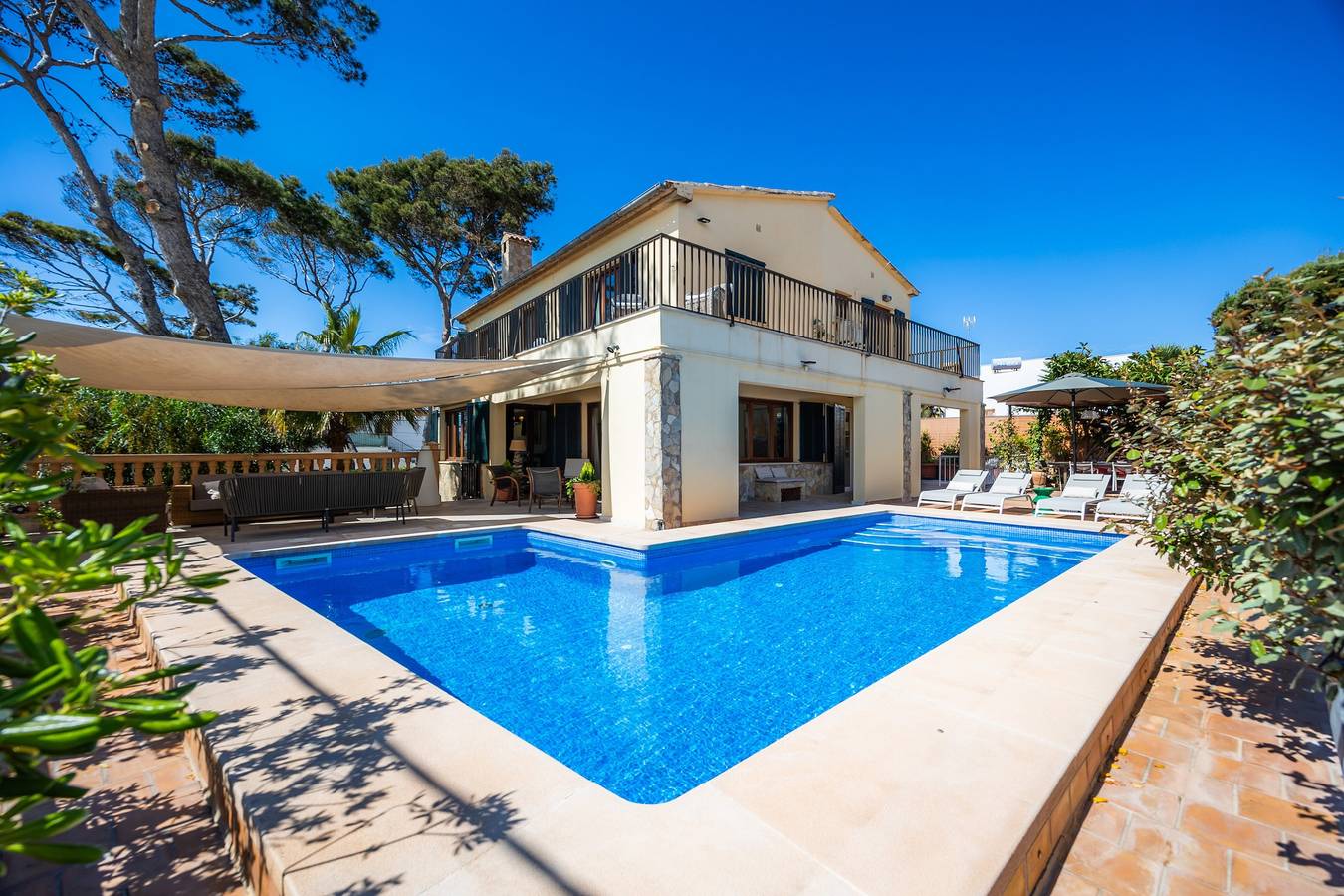 Ampia Villa sul Mare con Piscina Privata di Acqua Salata in Can Pastilla, Palma di Maiorca
