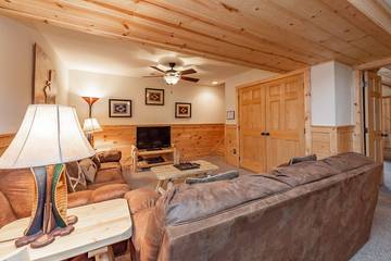 Log Cabin for 8 Guests in Deep Creek Lake, Garrett County, Picture 3